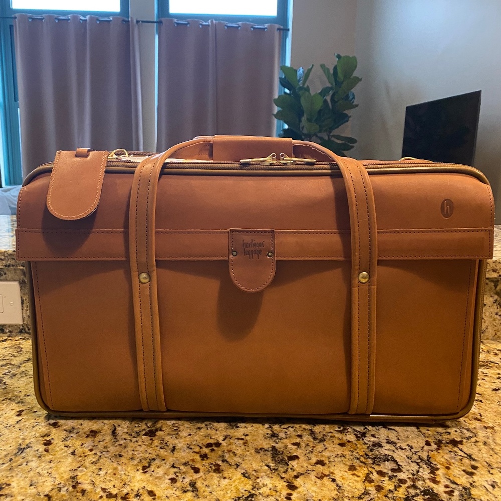 Hartmann 4700 Three Zipper Carryon